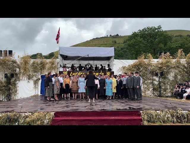 Bilaxkaren purrusketan kantorea Lurdes Iriondo Pastorala 2026 bideoaren irudi txikia