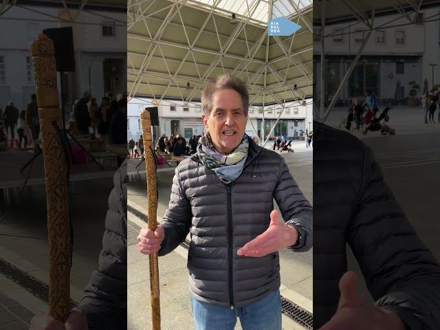 Laudioko euskal idazle eta itzultzaileek jaso dute Euskararen Makila bideoaren irudi txikia