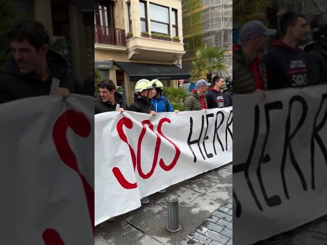 Gorka Goiatxe Donostiako Suhiltzaileen Zerbitzuko planifikazio teknikaria, euren egoerari buruz bideoaren irudi txikia