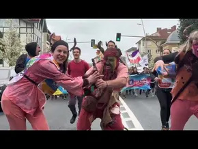 KORRIKA klik-klak! ( Bideokronika - 7. eguna) bideoaren irudi txikia