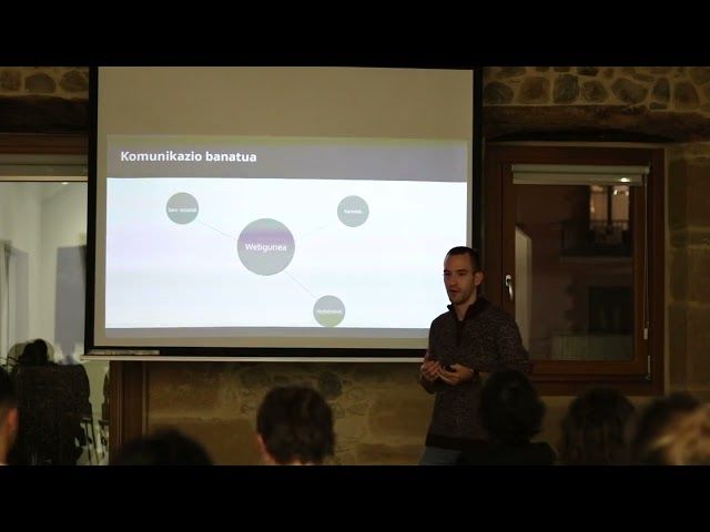 Mahai ingurua Mattin Solis bideoaren irudi txikia