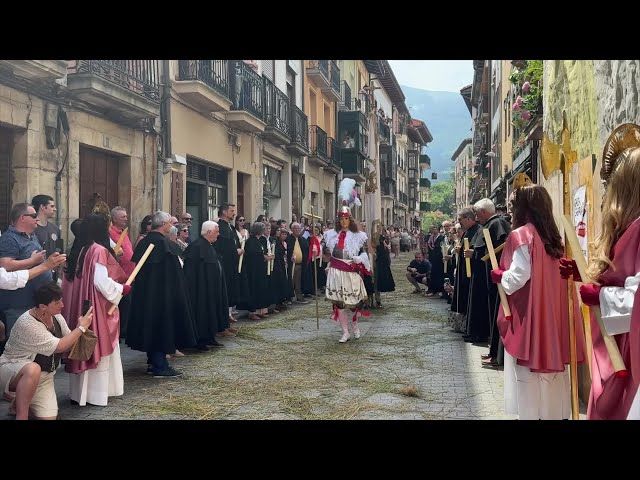 Corpus-prozesioko erritual guztiak bete dituzte oñatiarrek bideoaren irudi txikia
