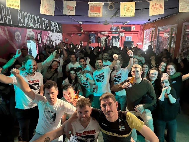 ZEINKEren atzen agurra bideoaren irudi txikia