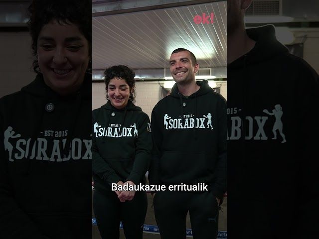 🎙 AINARA TORVISCO ETA JOKIN MERINO - Boxeolariak | Elkarrizketa bideoaren irudi txikia