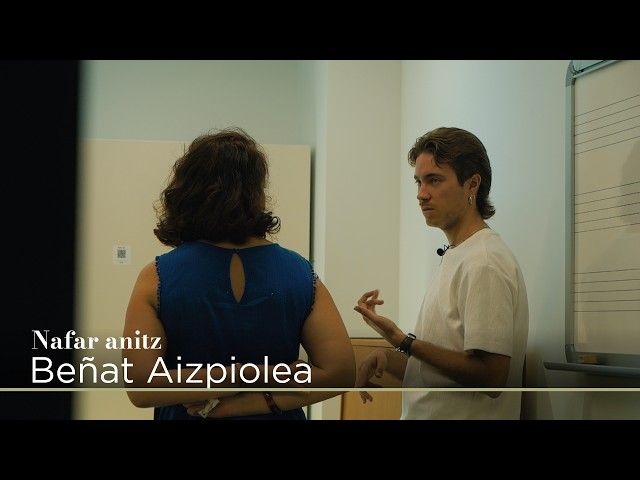 Beñat Aizpiolea: 'Edonor dago garaiz musika instrumentu bat jotzen hasteko' bideoaren irudi txikia