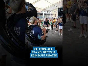 🏴‍☠️ Aste Nagusi Pirata | Kalejira alai eta koloretsua egin dute piratek bideoaren irudi txikia