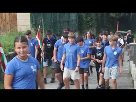 26/10/03 Aginagako jaiak: oilasko biltzaileen bira edukiaren irudi txikia