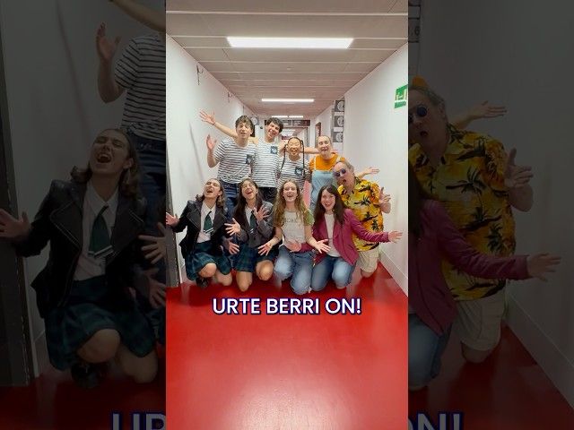 ZORIONAK ETA URTE BERRI ON DENOI ‼️🎆 bideoaren irudi txikia