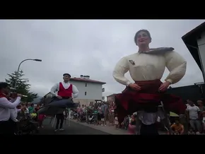 26/07/29 Zubietako Herri Jaiak: Lauburu konpartsaren kalejira bideoaren irudi txikia