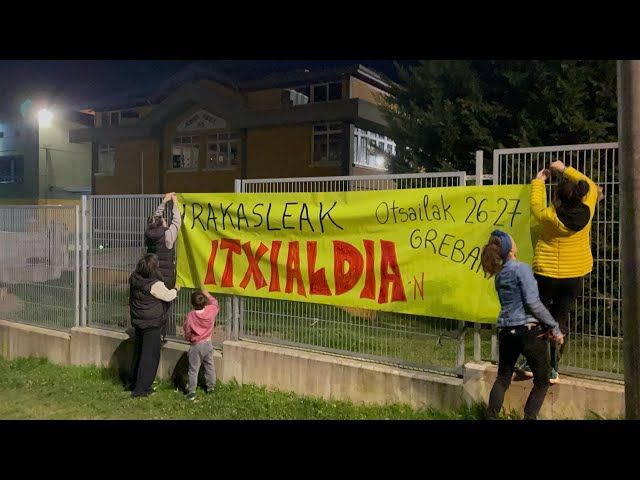 Dimako eskolan itxialdia egin dabe hilaren 26 eta 27ko greba egunei “indarra emoteko asmoagaz” bideoaren irudi txikia