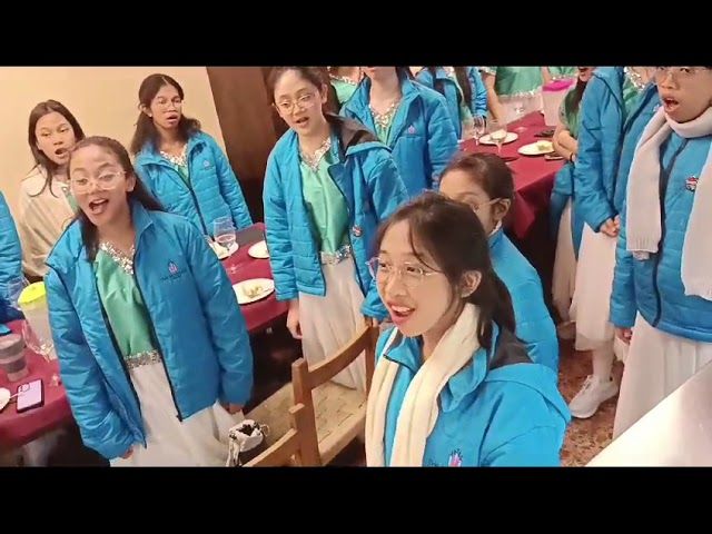 Indonesiako The Resonanz Children's Choir abesbatza, Urretxuko Txirimiri elkartean bideoaren irudi txikia