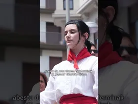BIDEOA▶️| Ehundaka lagunek German Rodriguez omendu dute uztailaren 8an Iruñean edukiaren irudi txikia
