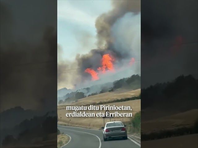 Ezkabarteko sutea kontrolatzeko lanetan jarraitzen dute suhiltzaileek bideoaren irudi txikia