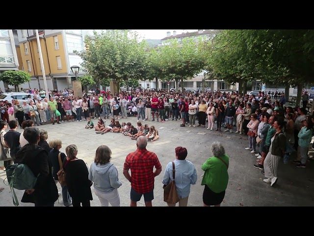 25/09/09 Azken eraso larria salatu eta erasotuari babesa adierazteko elkarretaratze isila bideoaren irudi txikia