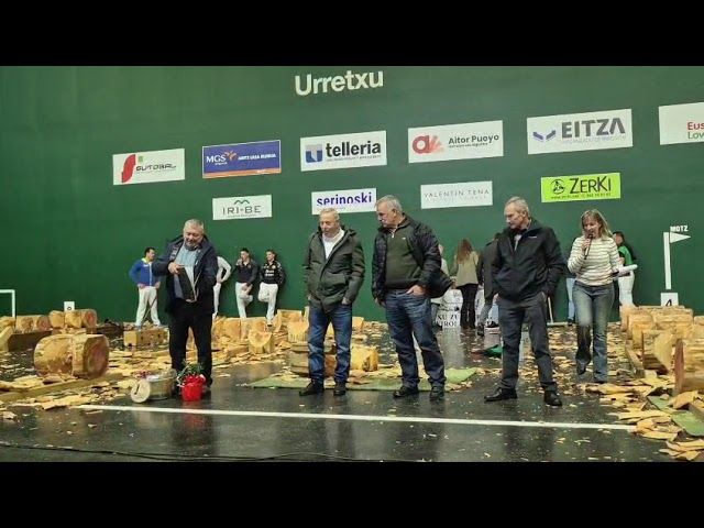 Aizkolariei omenaldia Urretxun 3 bideoaren irudi txikia