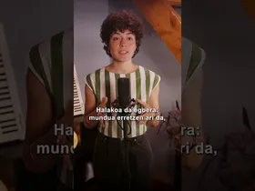 Mundua erretzen ari da edukiaren irudi txikia