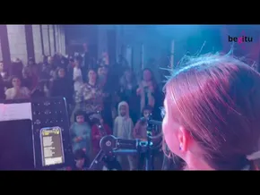 Areatzako mikro ireki gaua bideoaren irudi txikia
