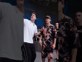Eskerrak Albert Plaren 20 euroei 😗 Ohorea halako artistekin oholtza partekatzea ✨💞 edukiaren irudi txikia