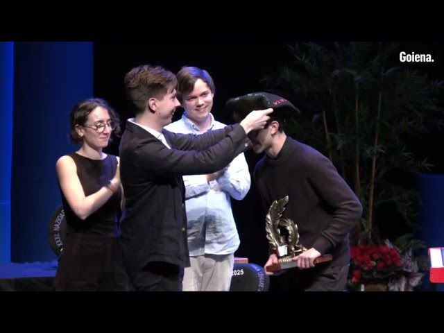 Vozbutas eta Wang, Arrasate Hiria akordeoi lehiaketako garaileak bideoaren irudi txikia