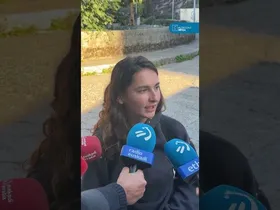 Kaleratzea | Herrerako pabiloietako bat hustu dute, 30 pertsona inguru kalean utziz edukiaren irudi txikia