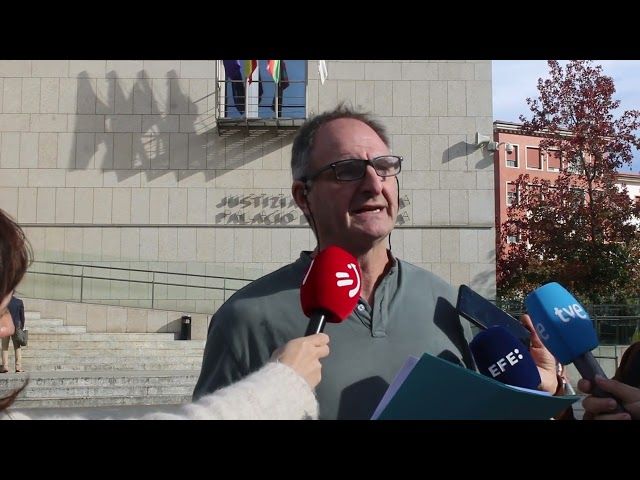 25/11/04 GuraSOS-en agerraldia bideoaren irudi txikia