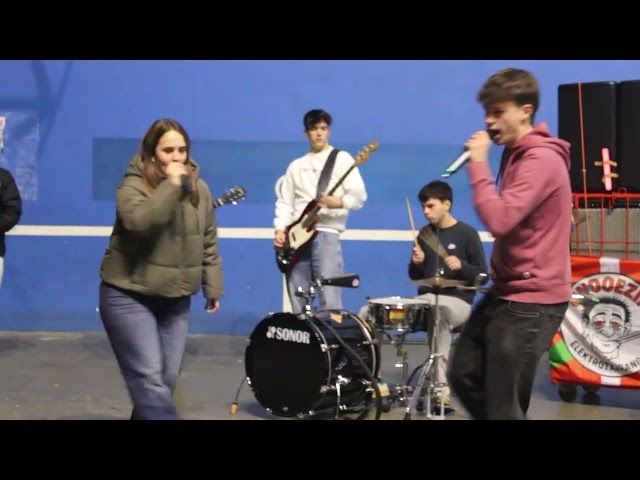 25/12/26 Arrobitxuloren topaketak: Ondoezik elektrotxaranga bideoaren irudi txikia