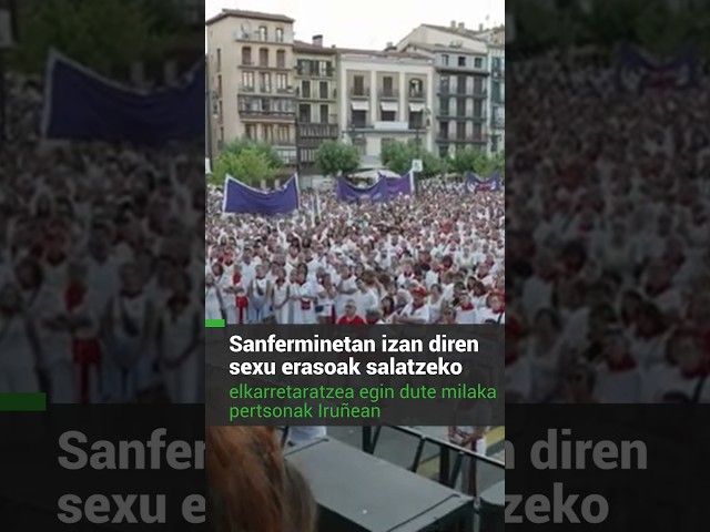 Sanferminetan izan diren sexu erasoak salatzeko Iruñeko Gaztelu plaza bete dute milaka pertsonak bideoaren irudi txikia