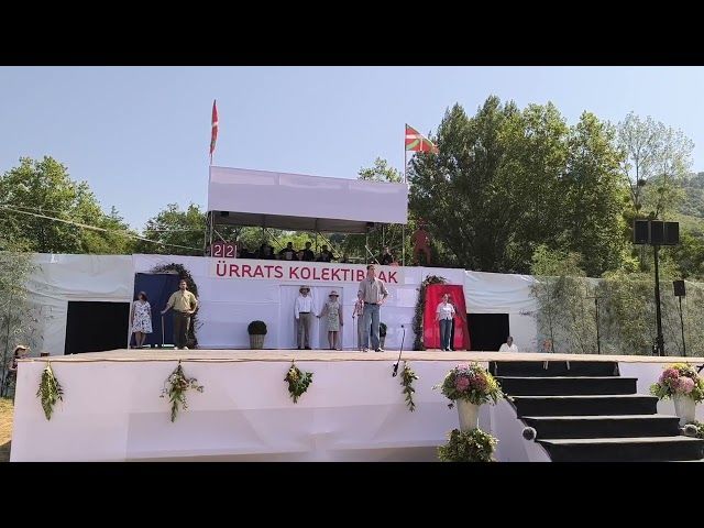 23/28 Eusko bat esküan. Bakarkako kantorea Ürrats Kolektiboak pastorala 2025 Barkoxe bideoaren irudi txikia