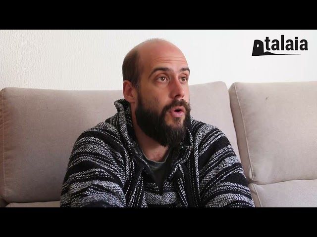 Problemas eco-sociales de la digitalización. Adrian Almazan bideoaren irudi txikia