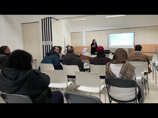 Enplegua langabeei hurbildu deutse Beharbide Igorreko enplegu programak bideoaren irudi txikia