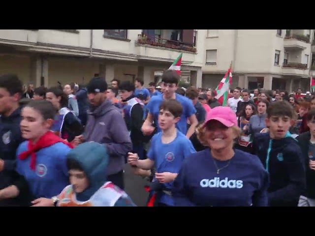 26/03/25 24. Korrika Usurbilgo erdigunean bideoaren irudi txikia