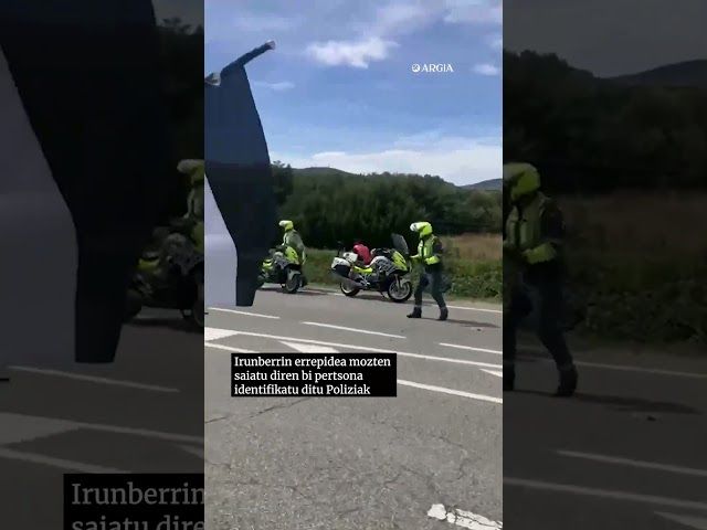 Israel Premier Tech txirrindulari taldearen aurkako protestek Vueltaren Nafarroako etapa hartu dute bideoaren irudi txikia