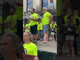 Eskualdearen inplikazioa eskertuta amaitu dute Maderas de Llodioko greba edukiaren irudi txikia