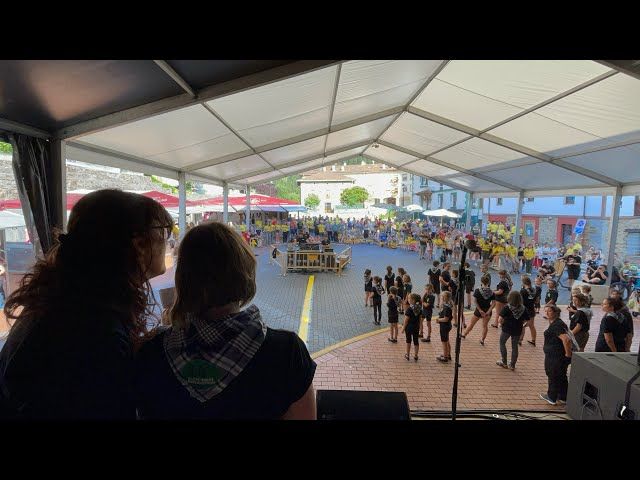 Jantza artean bota eben Dimako sanpedroetako txupina bideoaren irudi txikia